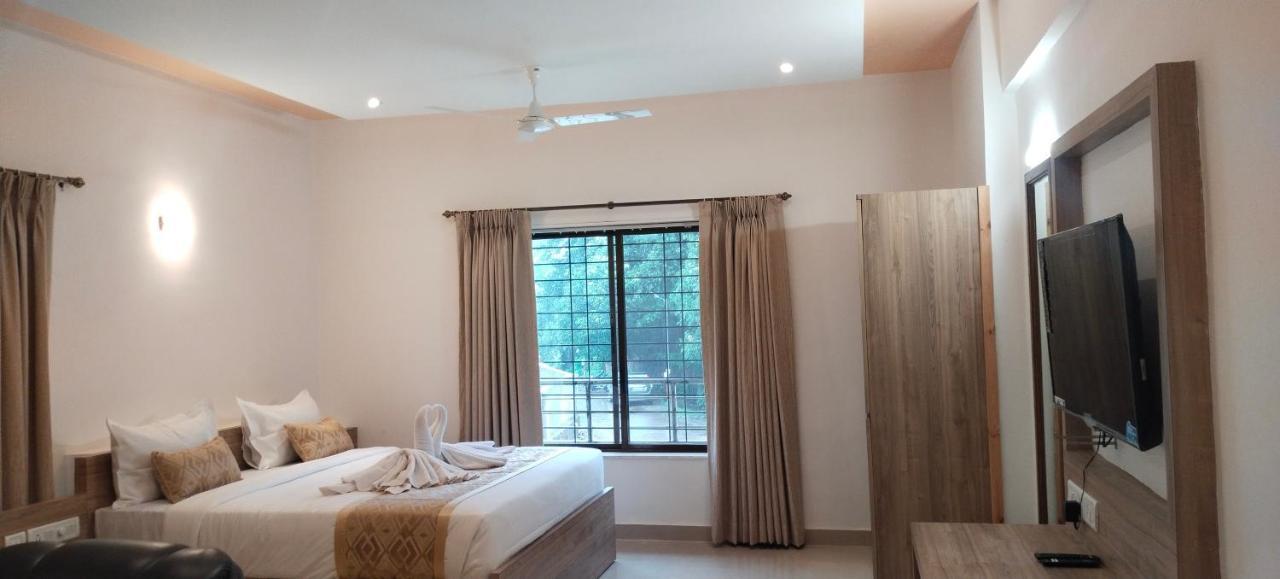 Doves-Kohinoor Exotica Hotel Lonavala Bagian luar foto